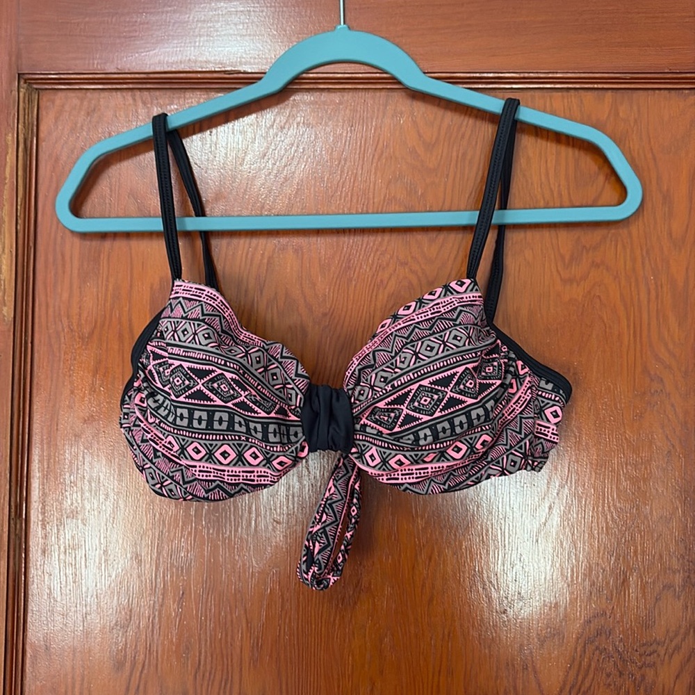 Bikini top.